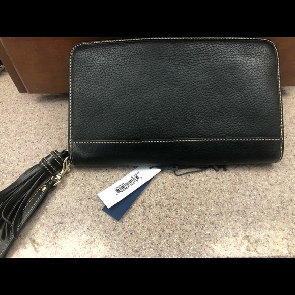 Dooney & Bourke wristlet zip around wallet - Picture 3 of 10